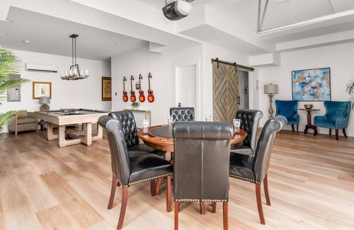 Pegram House | Family Retreat ~ Near Nashville w/ Fire Pit, Pool Table, Poker Table, Soaking Tub, & Daybed Swing