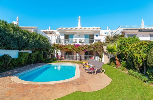 Olhos D'Agua Villa | Family Retreat w/Pool, Olhos de Água