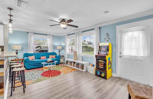 Bradenton House | Family Retreat with Pool Near Beach & IMG Academy