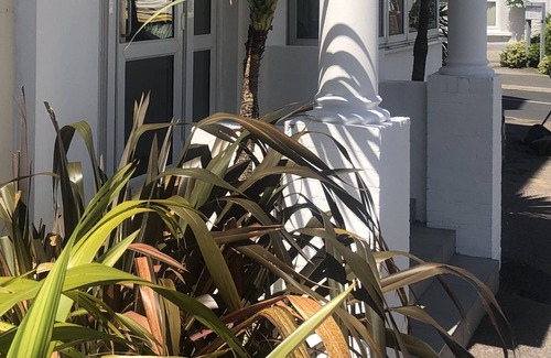 West Cliff House | FAMILY ROOM FOR 3 PEOPLE - CAPITAL ONE HOTEL - BOURNEMOUTH CENTRE WEST CLIFF