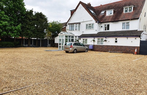 Marston Green Apartment | Family Room - Royal Square Hotel Birmingham Airport and NEC