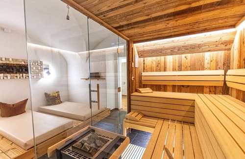Zell am See Cottage | Family room, shower, WC, non-smoking - Pension Max