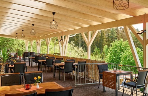 Kirchberg House | Family room, shower/WC, TV - Landhotel Karrenberg