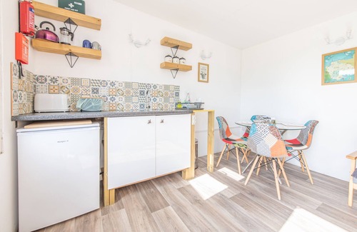 Liverton Cabin | Family room-Standard-Ensuite