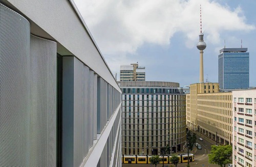 Mitte Hotel | Family Rooms | Free Breakfast Buffet, Right Next to Alexanderplatz | 3 Units