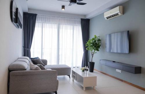 Tanjung Bungah Apartment | Family Seaview Suite with 3 Rooms by The Only Bnb