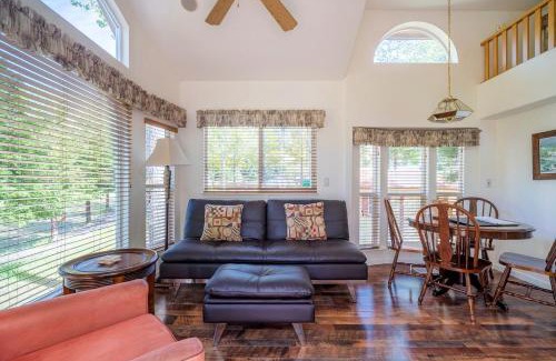 Big Bar House | Family-Size Cottage with Trinity River Views in California
