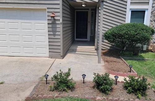 Gwinnett County House | Family size Home, just outside Atl, Close to Lake Lanier, Stone Mnt, and I-85.
