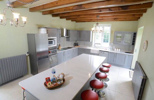 Desertines House | Family sized Holiday Home | 5 beds | Heated Pool | Gym | Games room | No pets
