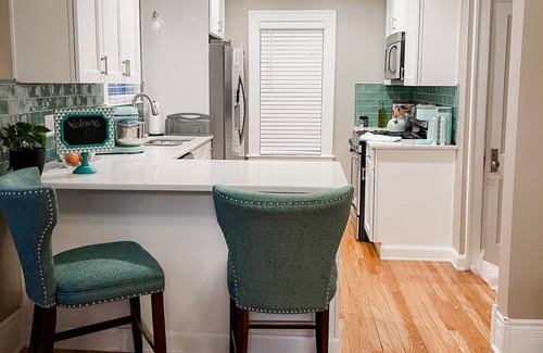Royal Oak House | Family-sized home just a few blocks to downtown Main St King bed + fenced yard