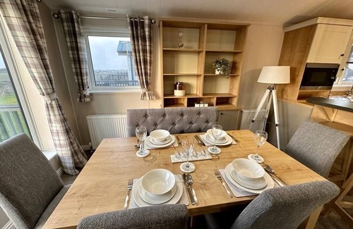 Newquay Cabin | Family sized lodge,Parkdean Newquay Holiday Park. Close to beaches & attractions