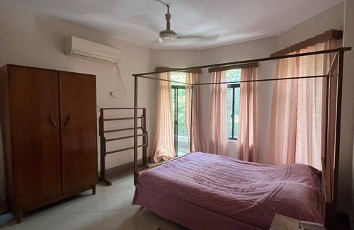 Dhanmondi House | Family-sized Vintage Apartment in Dhanmondi