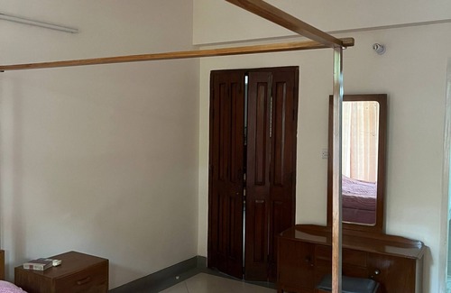 Dhanmondi House | Family-sized Vintage Apartment in Dhanmondi
