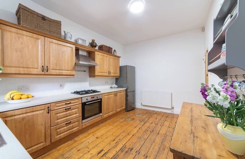 Sefton Park House | Family Stay | By Sefton Park & Lark Lane | Parking