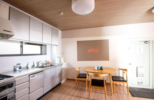 Shikitsuhigashi Apartment | Family Stay Namba Shinsaibashi & Dotonbori 6Pax with Kitchen
