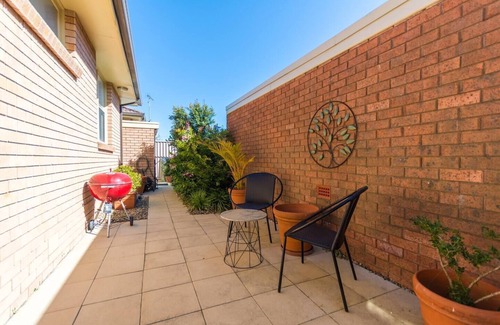 Sans Souci House | Family Stay with Idyllic Sun drenched Courtyard