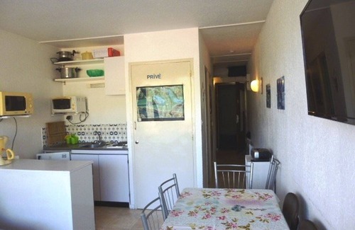 Arette Apartment | Family studio for 6, ski-in/out, balcony, free parking, ski locker