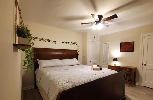 Southside House | Family Suit Near Downtown UofL,Airport&ExpoCenter