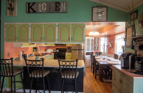 Divide House | Family themed 6-bedroom house, Pikes Peak view, Hot tub, game room