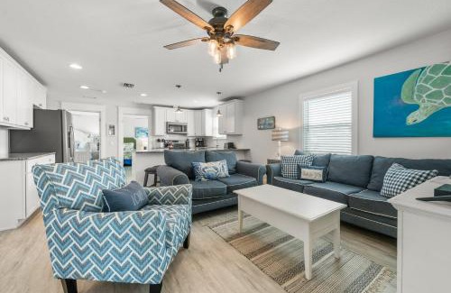 Bradenton Beach House | Family Tides - 2 Homes in 1 Steps to Beach w Rooftop Views Heated Pool Close to Bridge St