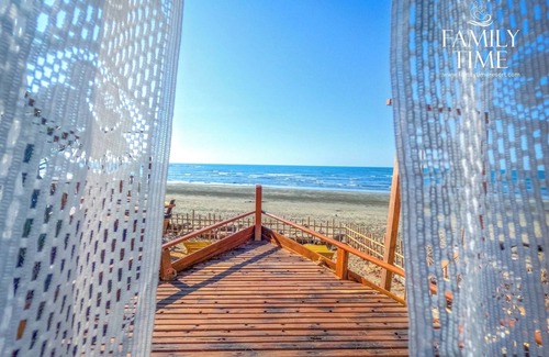 Saint Martin's Island Hotel | Family Time Beach Resort