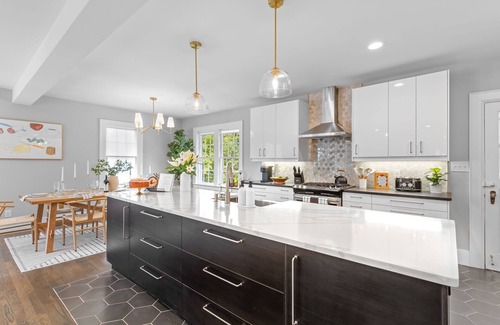 Lindley Park House | Family Time Retreat w/HotTub, FirePit, Pool!