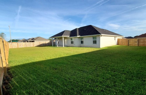 Harold House | Family Time & Tides, Charming 3-bedroom home with WiFi, AC in peaceful Milton