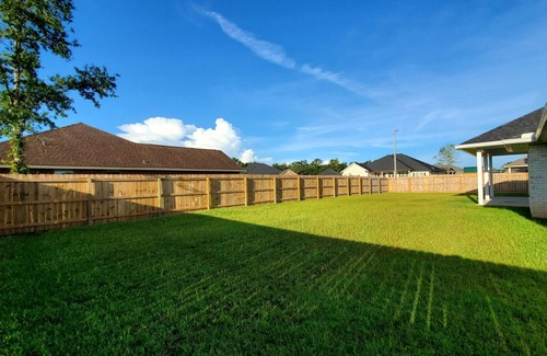 Harold House | Family Time & Tides, Charming 3-bedroom home with WiFi, AC in peaceful Milton