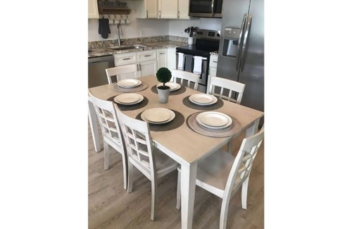 Thomas Drive House | Family Vacation Home - MINUTES TO BEACH AND FUN!