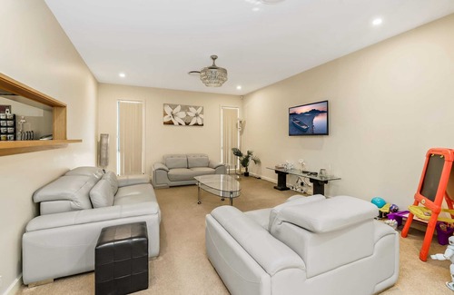 Long Beach House | Family Vacation Home - Long Beach, NSW