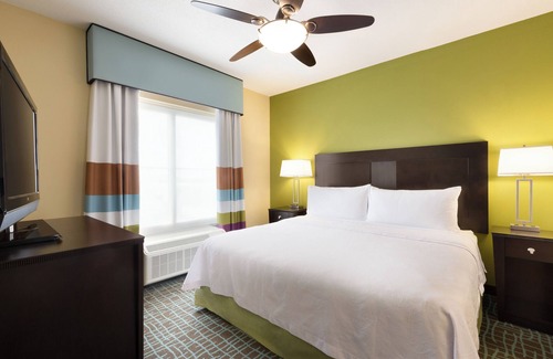 Biggar Hotel | Family Vacay! Spacious Unit w/Kitchen, Pool