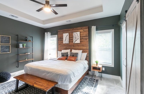 Atlanta House | Family Vibes. Big City Feels! Minutes to Mercedes Benz/State Farm Arena