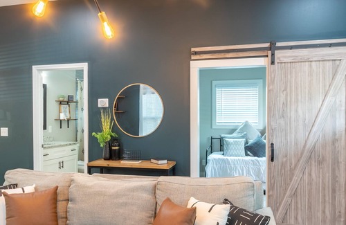 Atlanta House | Family Vibes. Big City Feels! Minutes to Mercedes Benz/State Farm Arena