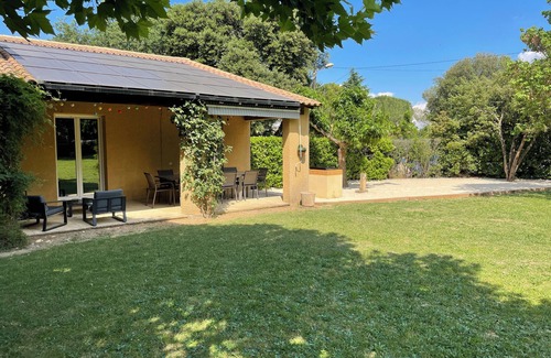 Collias Villa | Family villa for 10 people with large private pool and large garden