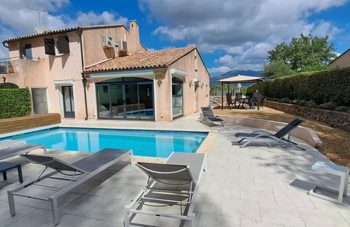 Valbonne Villa | Family Villa, heated private pool, air con, wifi, Valbonne 10 min walk