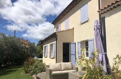 Manosque Villa | Family villa in the hills above Manosque