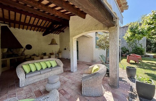 Rognes Villa | Family villa with swimming pool and shaded terrace