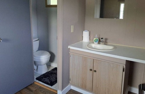 Camdenton Cottage | Famliy and Pet Friendly and Fun 3 bedroom 1.5 Bath Lakefront w Dock