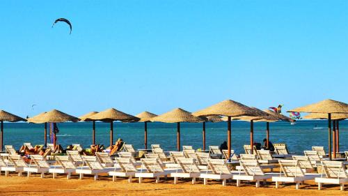 Al Ahyaa Hotel | Fanadir Bay - beach & Aquapark- Apartments Hotel