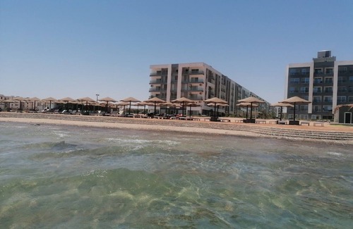 Hurghada Ski Chalet | Fanadir Bay Resort & Aqua Escapen