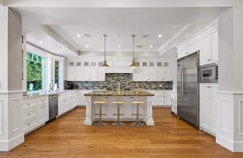 Valley Village House | fancy 5-bedroom house with huge pool near hollywood
