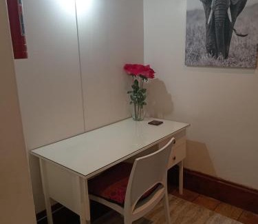 Primrose Apartment | Fancy Pansy 4.2 Room 1 only : Spacious 1 bedroom house