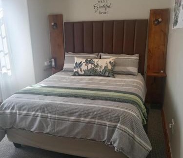 Primrose Apartment | Fancy Pansy 4.2 Room 1 only : Spacious 1 bedroom house