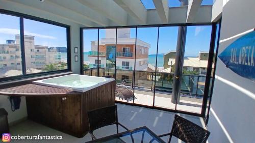 Governador Celso Ramos Apartment | Fantástica cobertura apenas 70 metros da praia