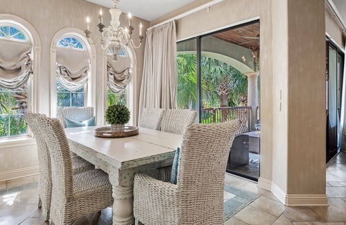 St. Tropez House | Fanta Sea~ 3Br/3Ba ~ Minutes to the beach ~ Private Home