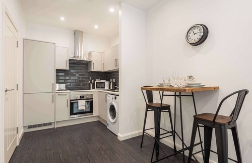Eastleigh Apartment | Fantastic 1 Bedroom Apartment in Bradford