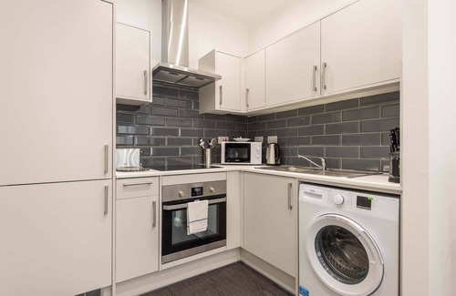 Eastleigh Apartment | Fantastic 1 Bedroom Apartment in Bradford