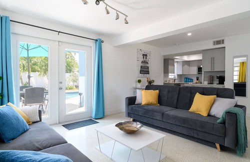 Imperial Point House | Fantastic 3 Bedrooms House with Pool 6 mins to Ocean