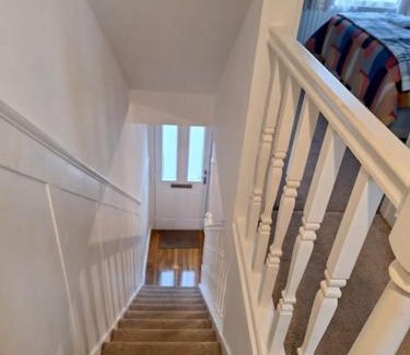 Chatham Apartment | Fantastic 3-bed with free parking & Wi-Fi Located in Chatham Kent