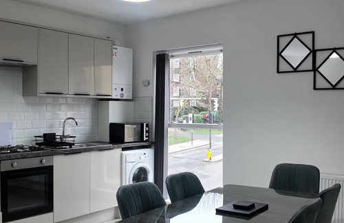 Haverstock Apartment | Fantastic 3-bedroom duplex with WiFi in vibrant London.
